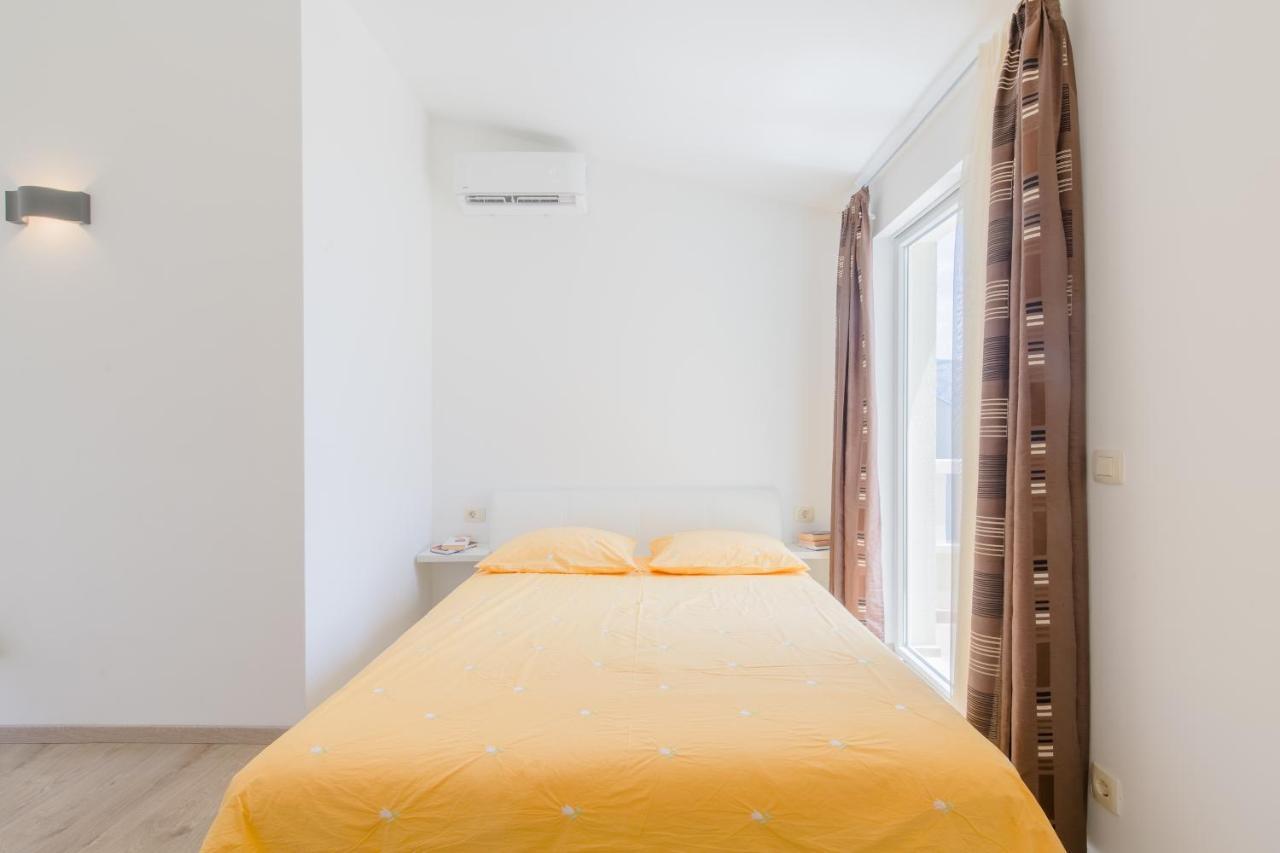 Apartments Kadenca Omis Exterior photo