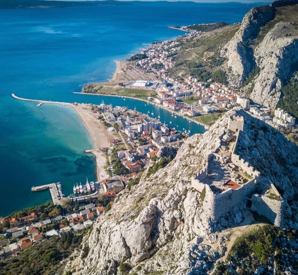 Apartments Kadenca Omis Exterior photo